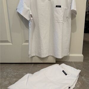 Jaanuu White Scrub Set size L